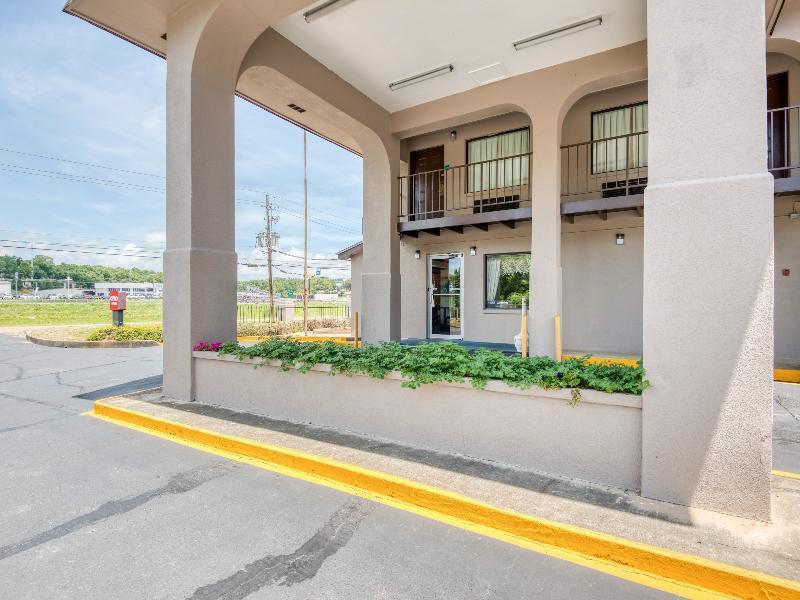 Oyo Hotel Vicksburg Southeast Exterior photo