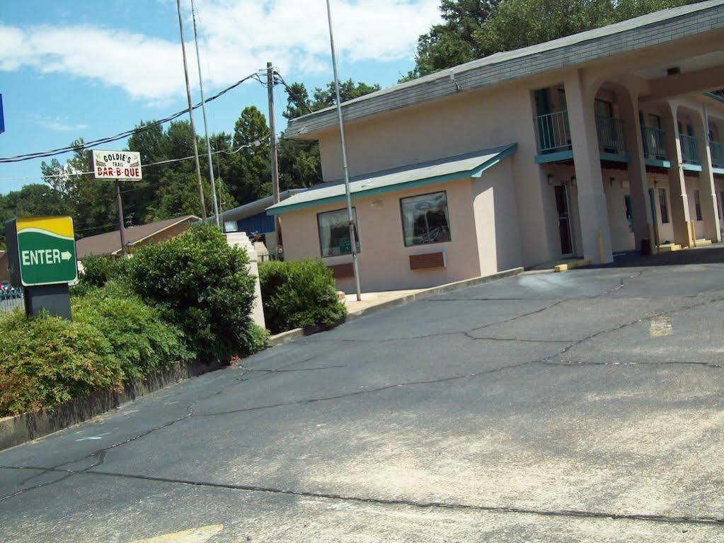 Oyo Hotel Vicksburg Southeast Exterior photo